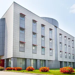 hotel-senator.it-lombardy.com/